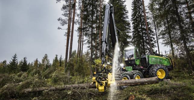 John Deere skördare